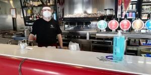 Bar e ristoranti sono luoghi sicuri. Fipe-Confcommercio: “La ricerca Nature conferma l'efficacia del distanziamento nei locali, proprio come accadeva in Italia”