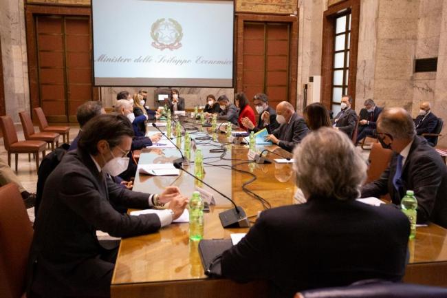 “Tavolo della Moda”, da Giorgetti un impegno per le riaperture