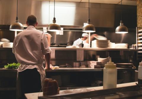PUBBLICI ESERCIZI IL DIBATTITO SU EVENTUALI RESTRIZIONI ALLA MOBILITÀ PREOCCUPA LE IMPRESE DELLA RISTORAZIONE