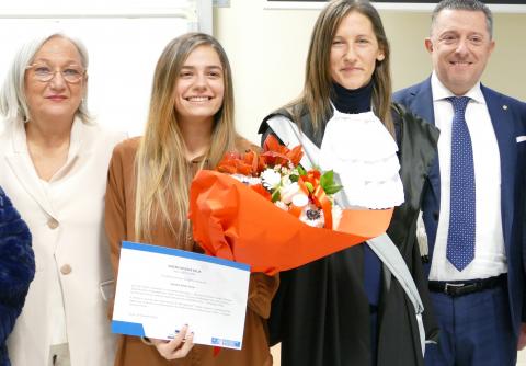 Confcommercio provincia di Cuneo e Terziario Donna nazionale premiano una laureata in ricordo di “Aurelia Della Torre”